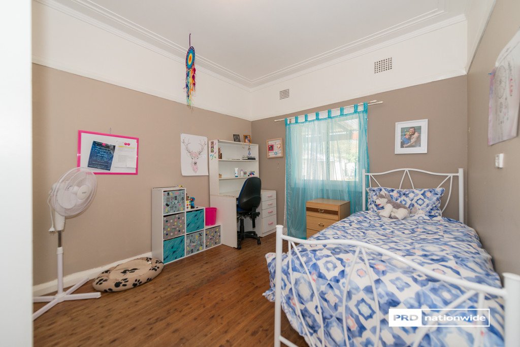 4 Melrose Street TAMWORTH 17