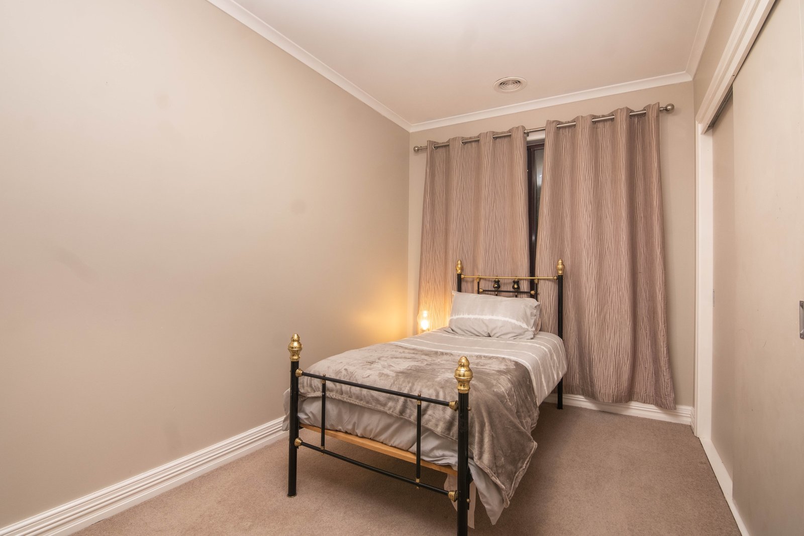 4 Menzies Crescent SHEPPARTON 12