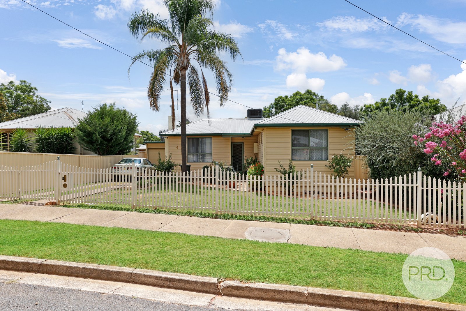 4 Mills Street TAMWORTH 1