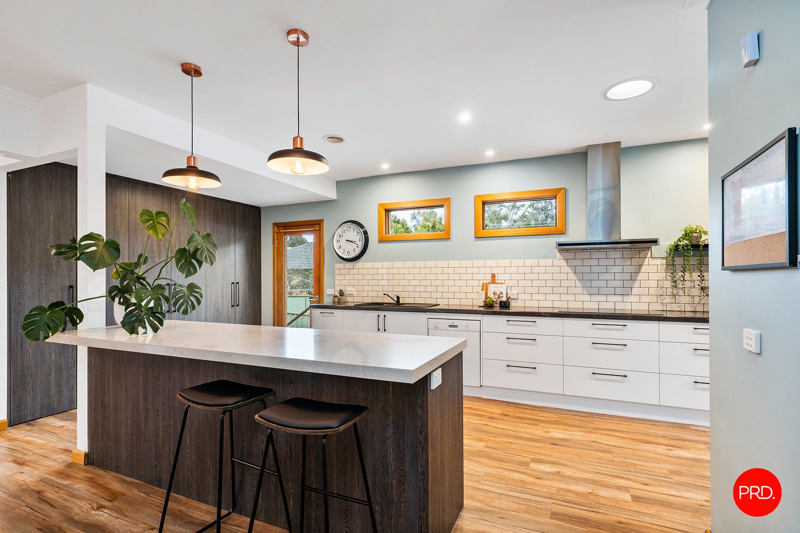 4 Milton Avenue, SPRING GULLY VIC 3550