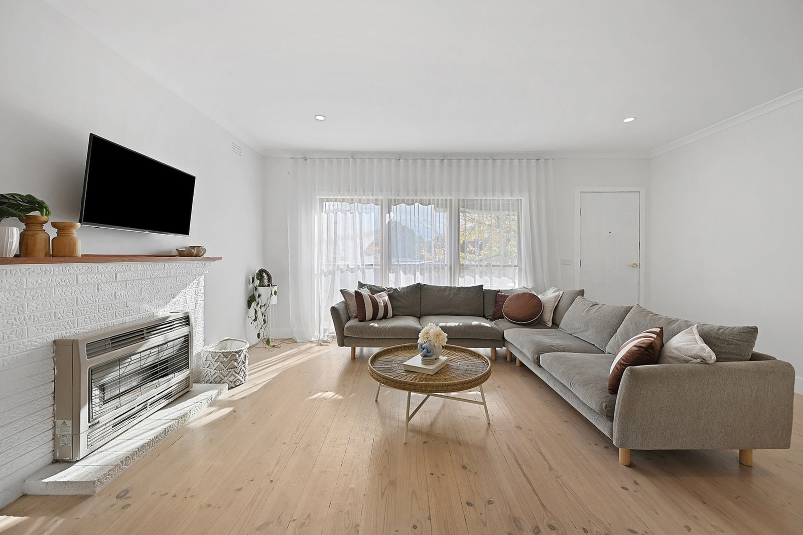 Gallery: 4 Montgomery Crescent
