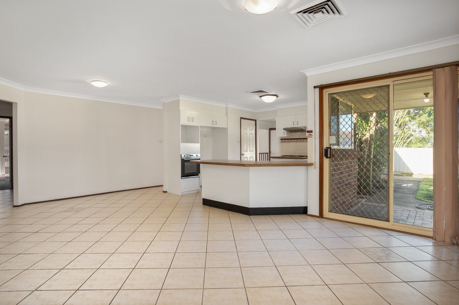 4 Moorea Close ASHTONFIELD 3
