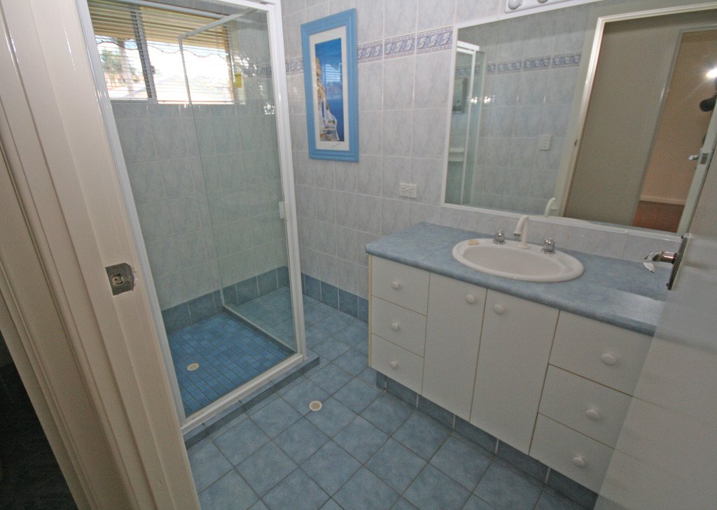 4 Morshead Street TUGUN 7