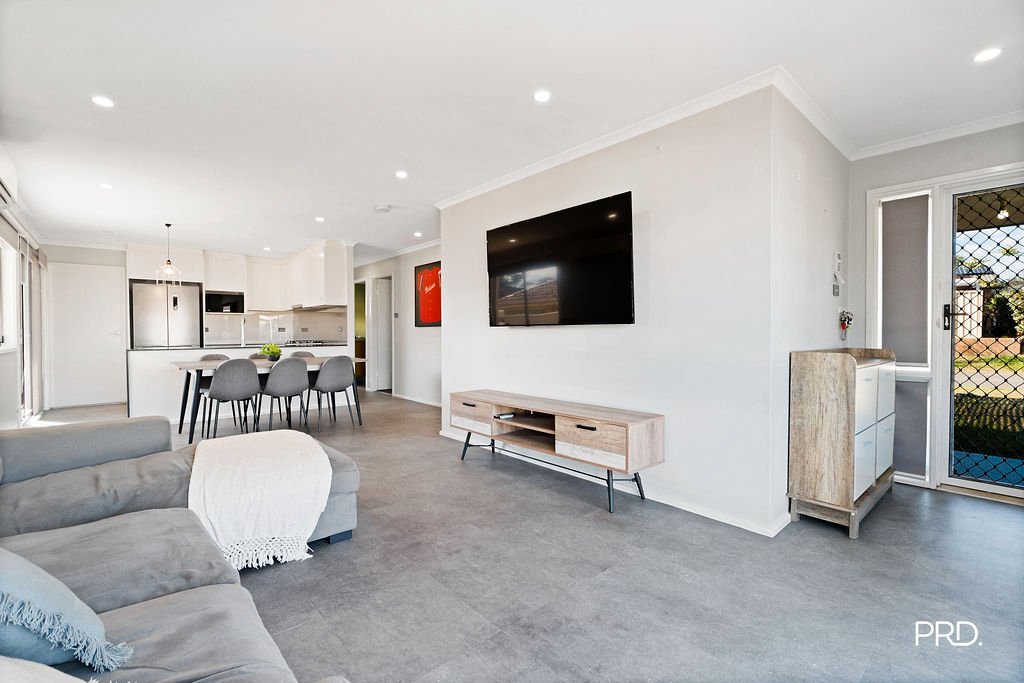 4 Mozart Place CRANEBROOK 2