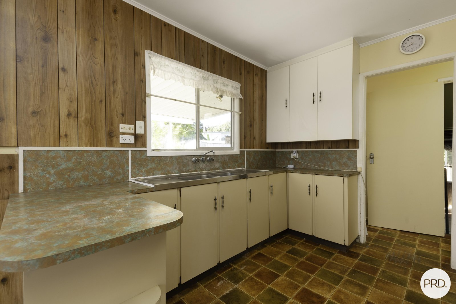 4 Naish Avenue MOUNT PLEASANT 5