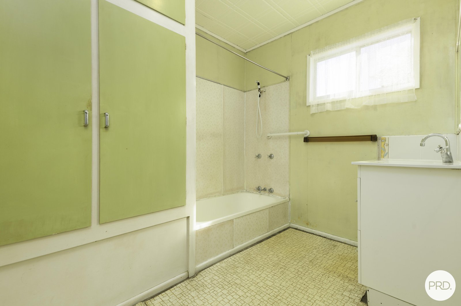 4 Naish Avenue MOUNT PLEASANT 8