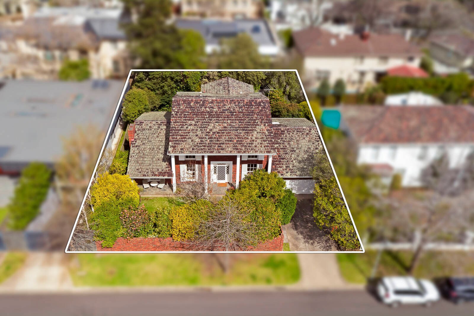 Real Estate and Property in 4 Nareeb Court, Toorak, VIC