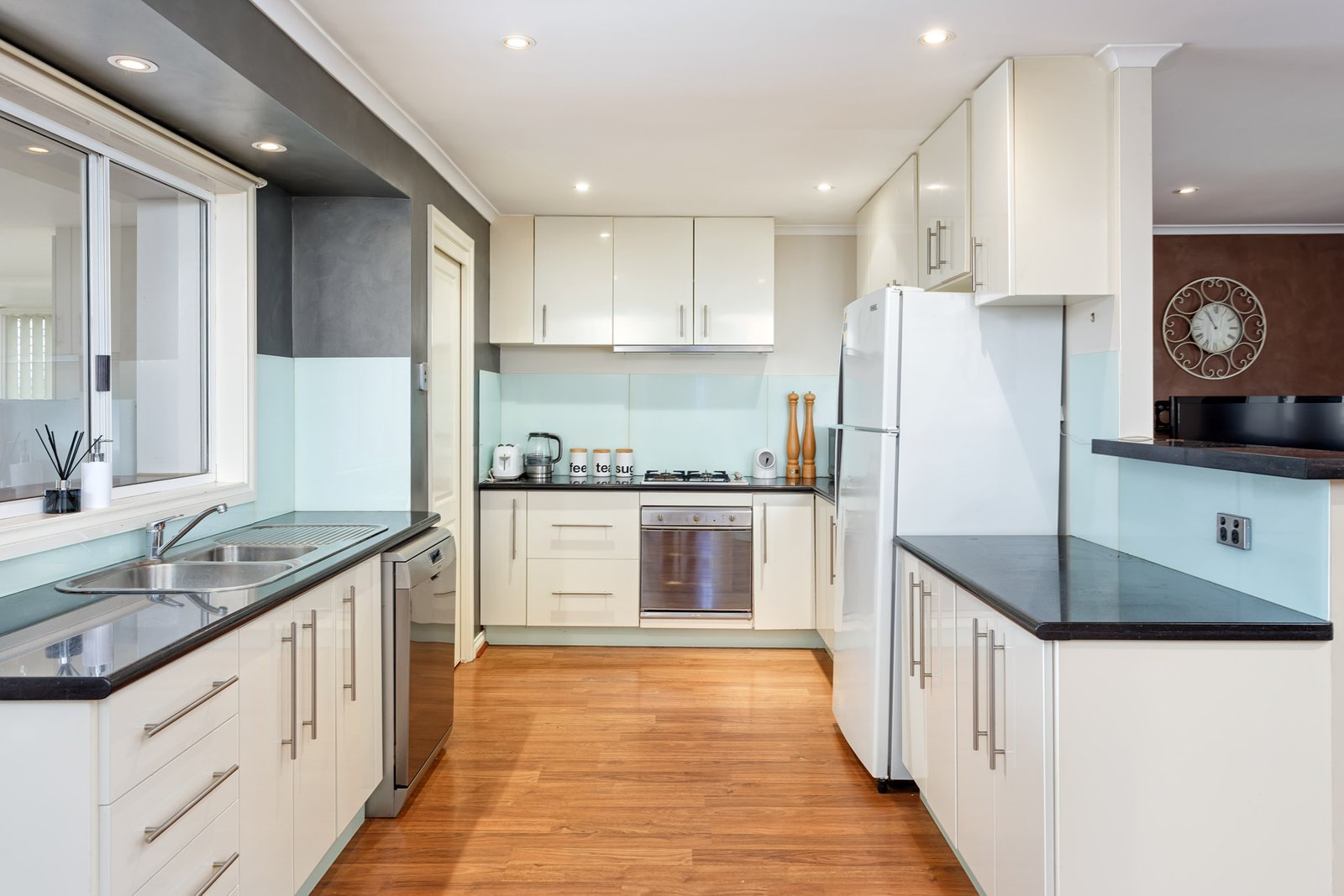 4 Naretha Street GLENFIELD PARK 4