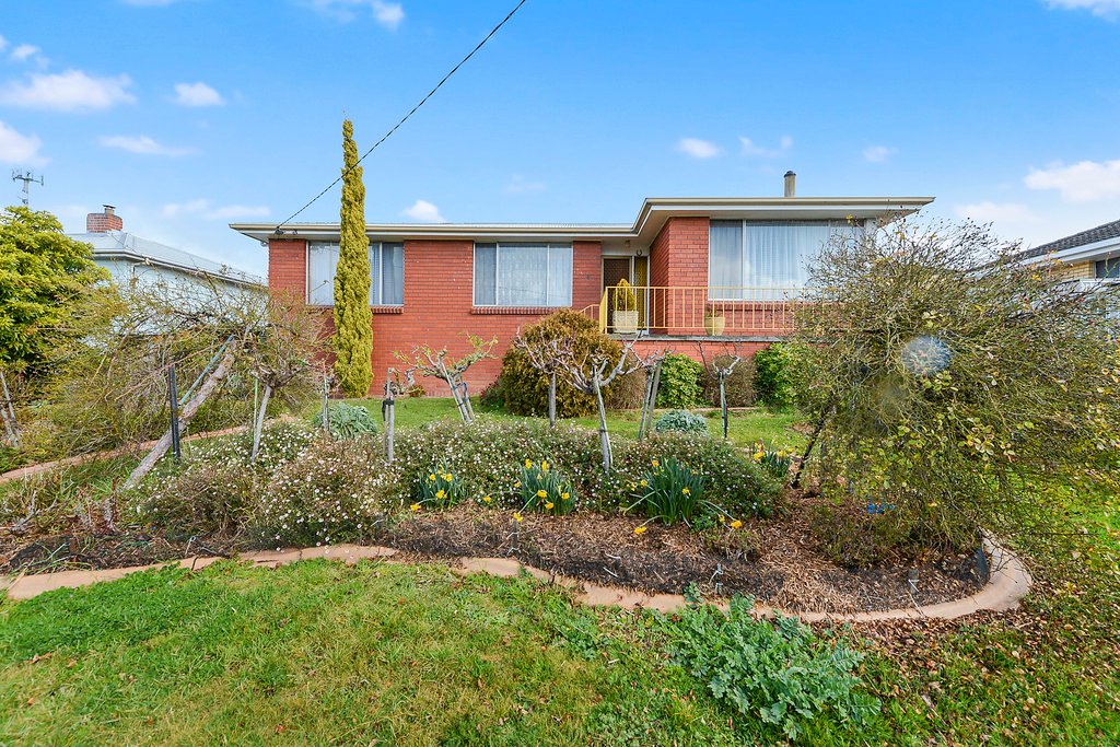 4 Narillan Street CLAREMONT 19
