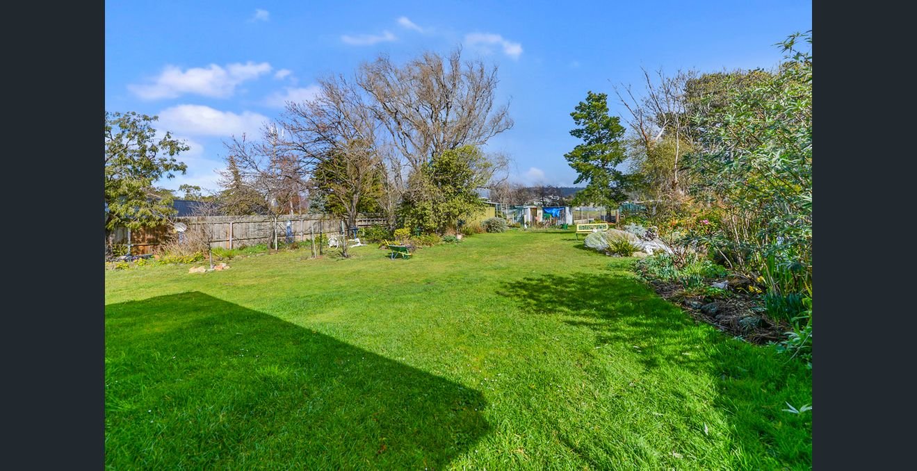 4 Narillan Street CLAREMONT 11