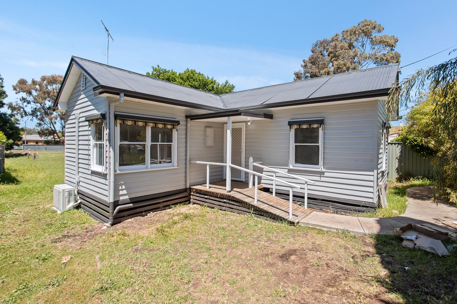 4 Neil Street KANGAROO FLAT 2