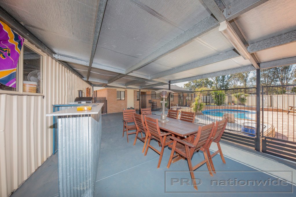 4 Nelson Close RUTHERFORD 14