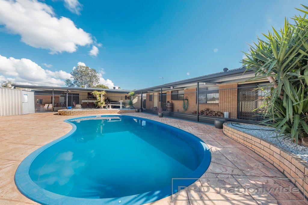 4 Nelson Close RUTHERFORD 18