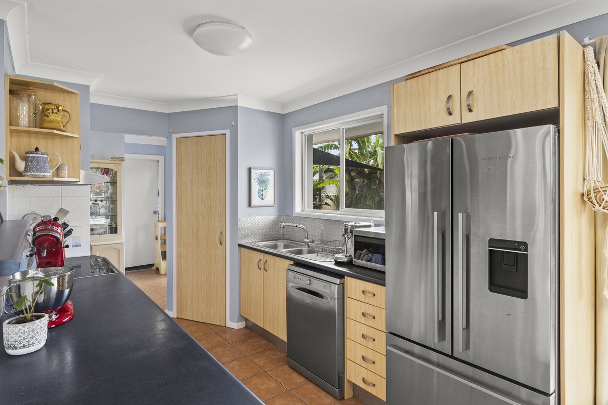 4 Newstead Street Burleigh Waters 3