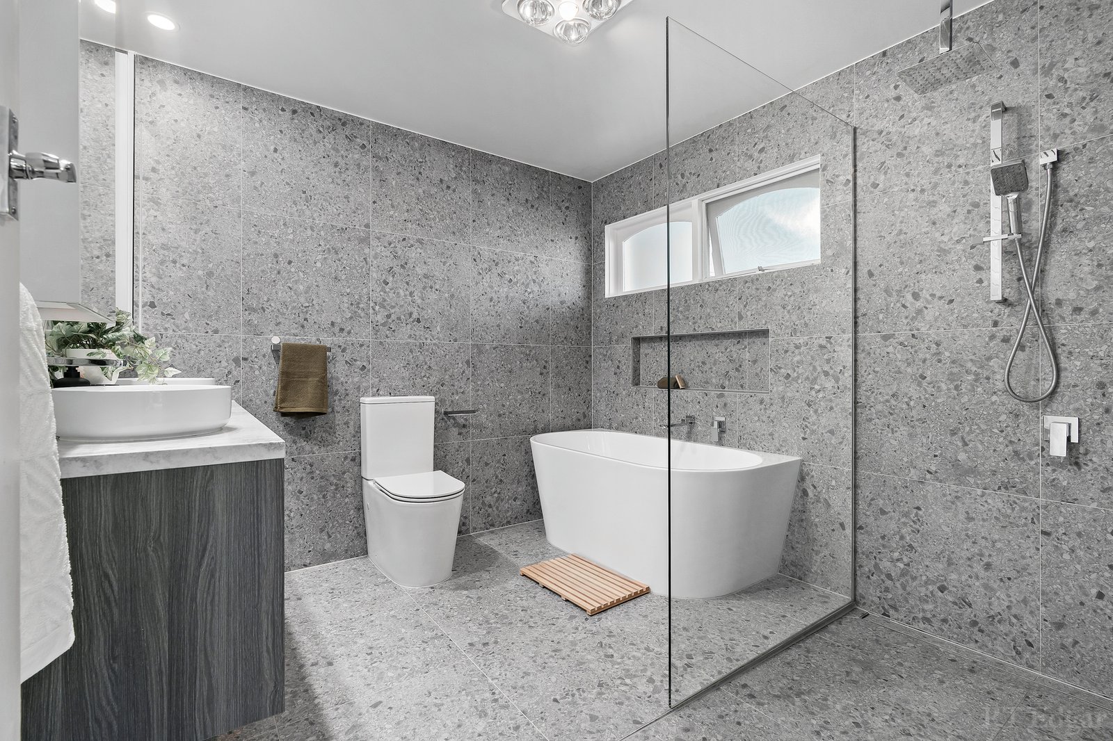 Real Estate and Property in 4 Noojee Court, Yallambie, VIC