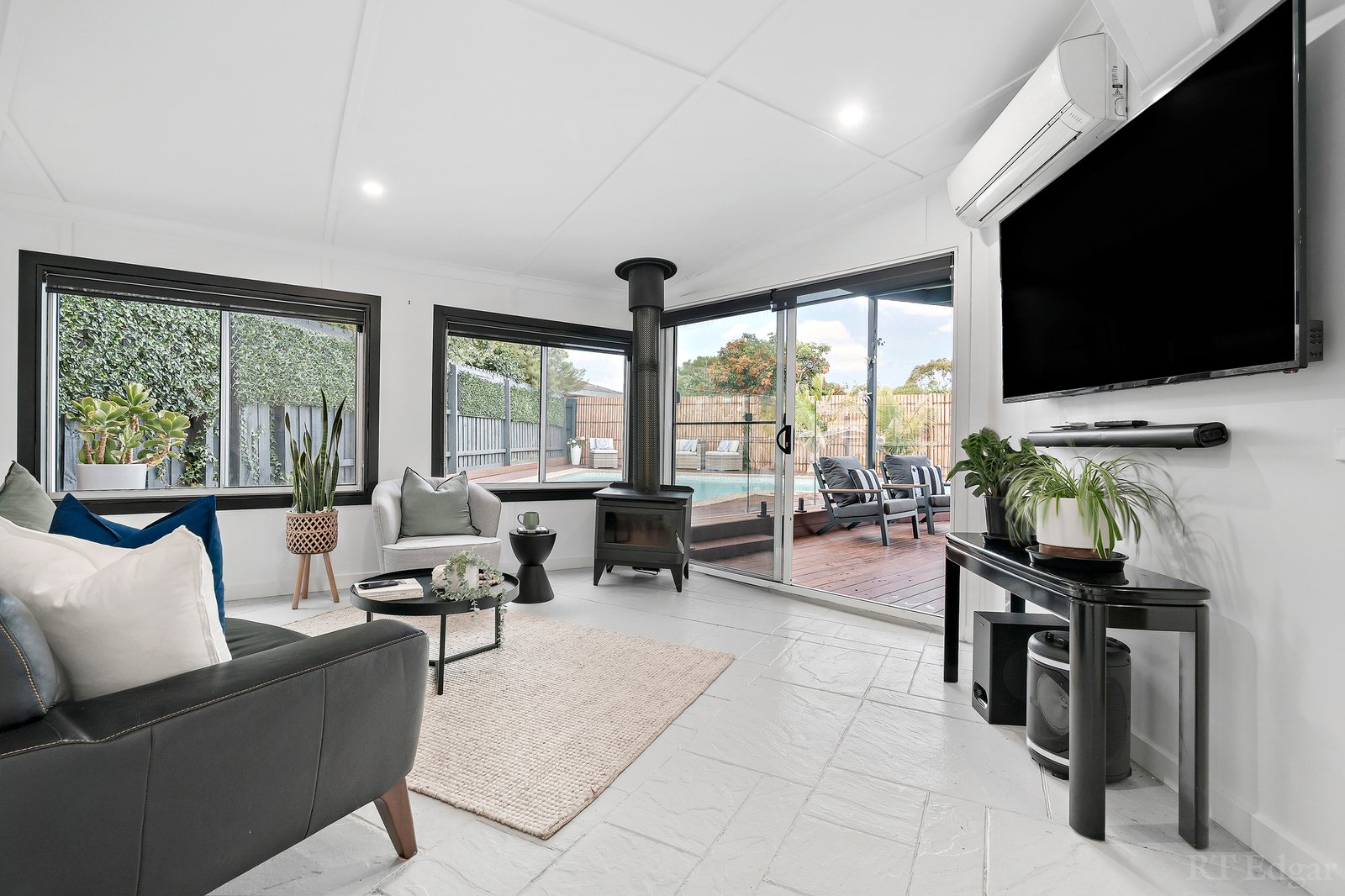 Real Estate and Property in 4 Noojee Court, Yallambie, VIC