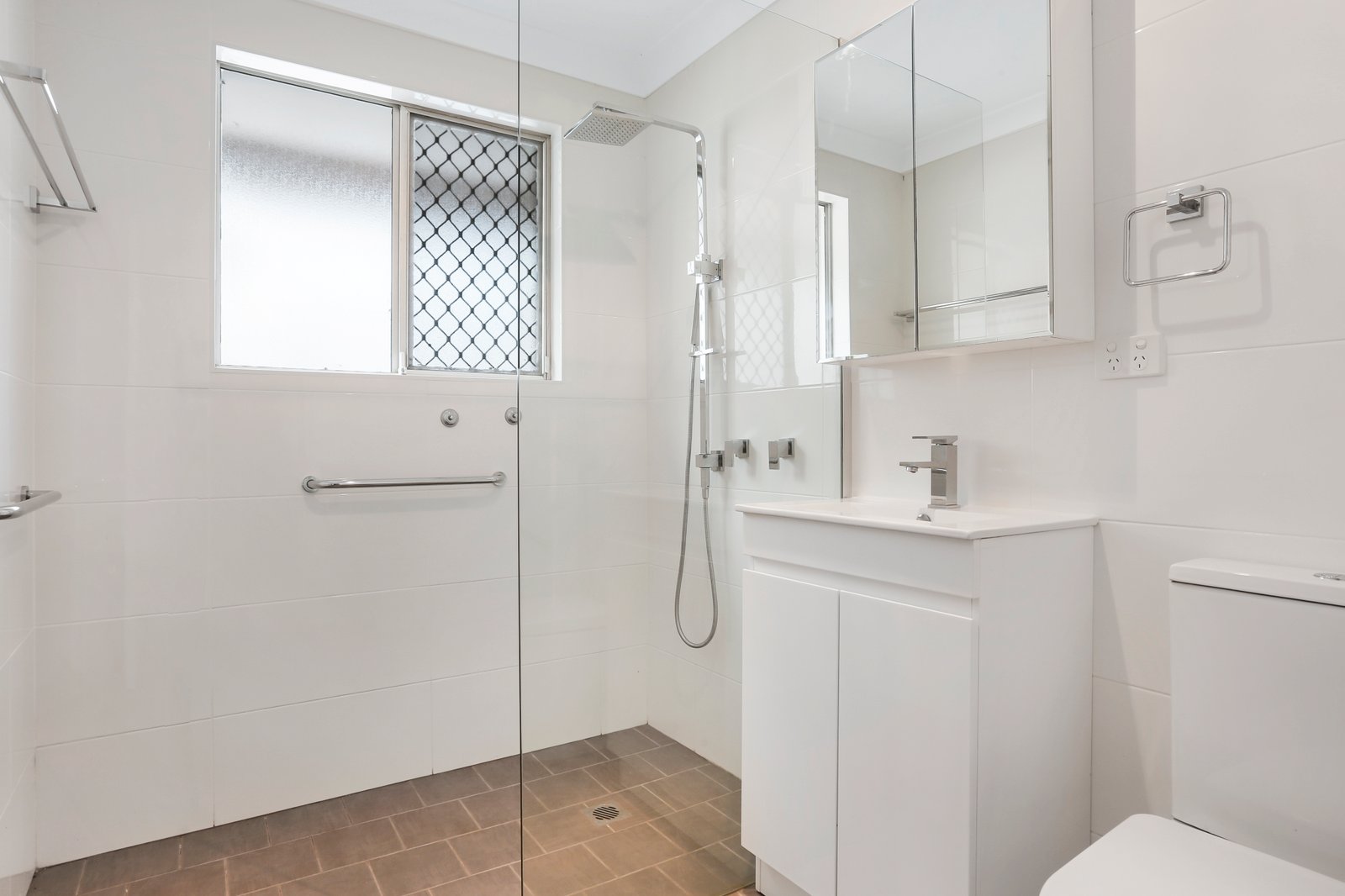 4 Normandie Place UNANDERRA 6