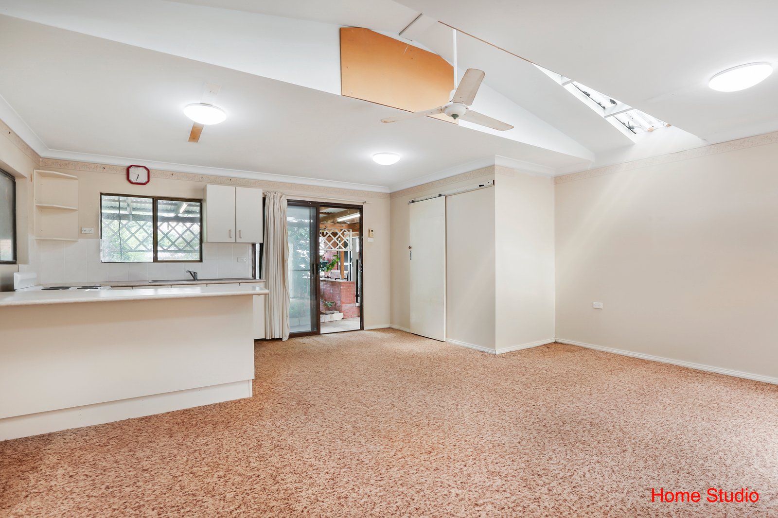 4 Normandie Place UNANDERRA 9