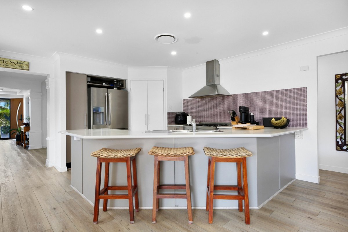 4 Northlakes Drive Elanora 2