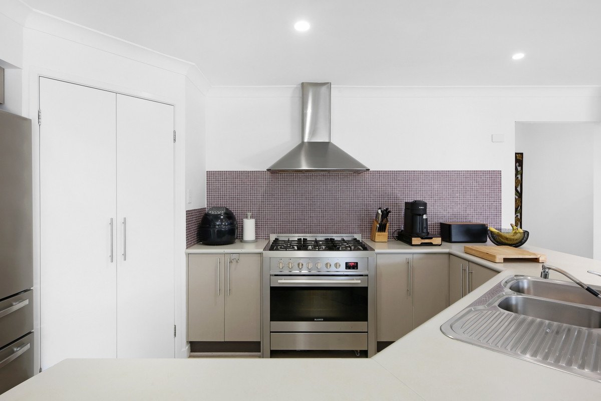 4 Northlakes Drive Elanora 7