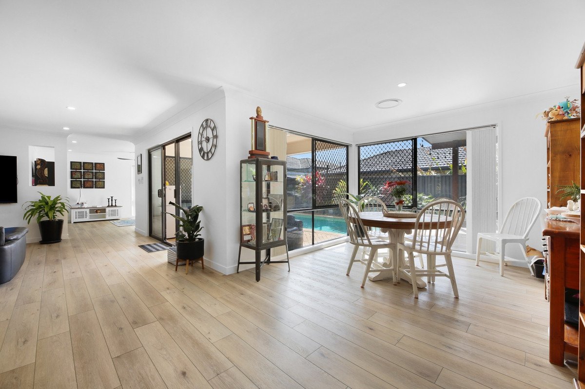 4 Northlakes Drive Elanora 10