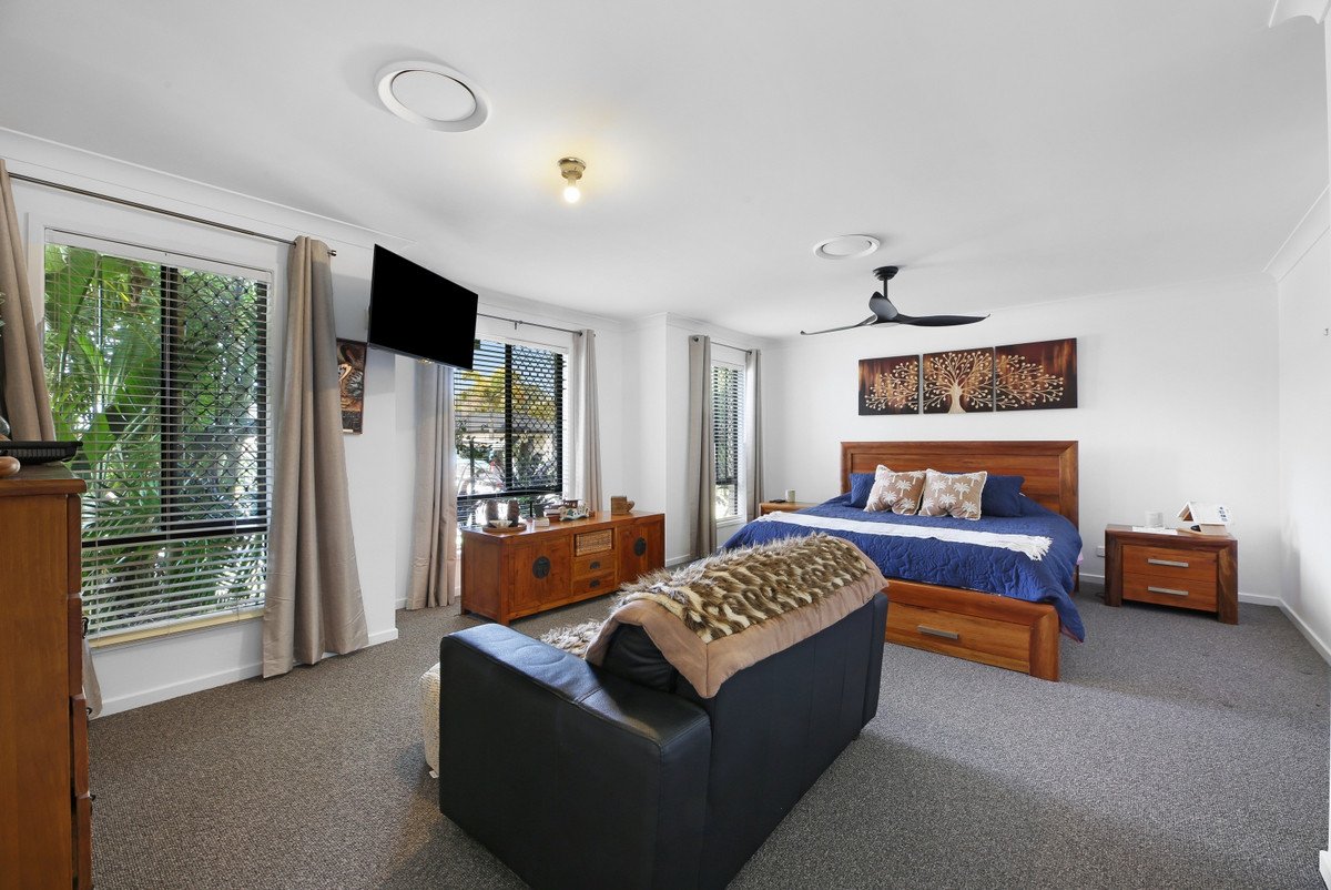 4 Northlakes Drive Elanora 18