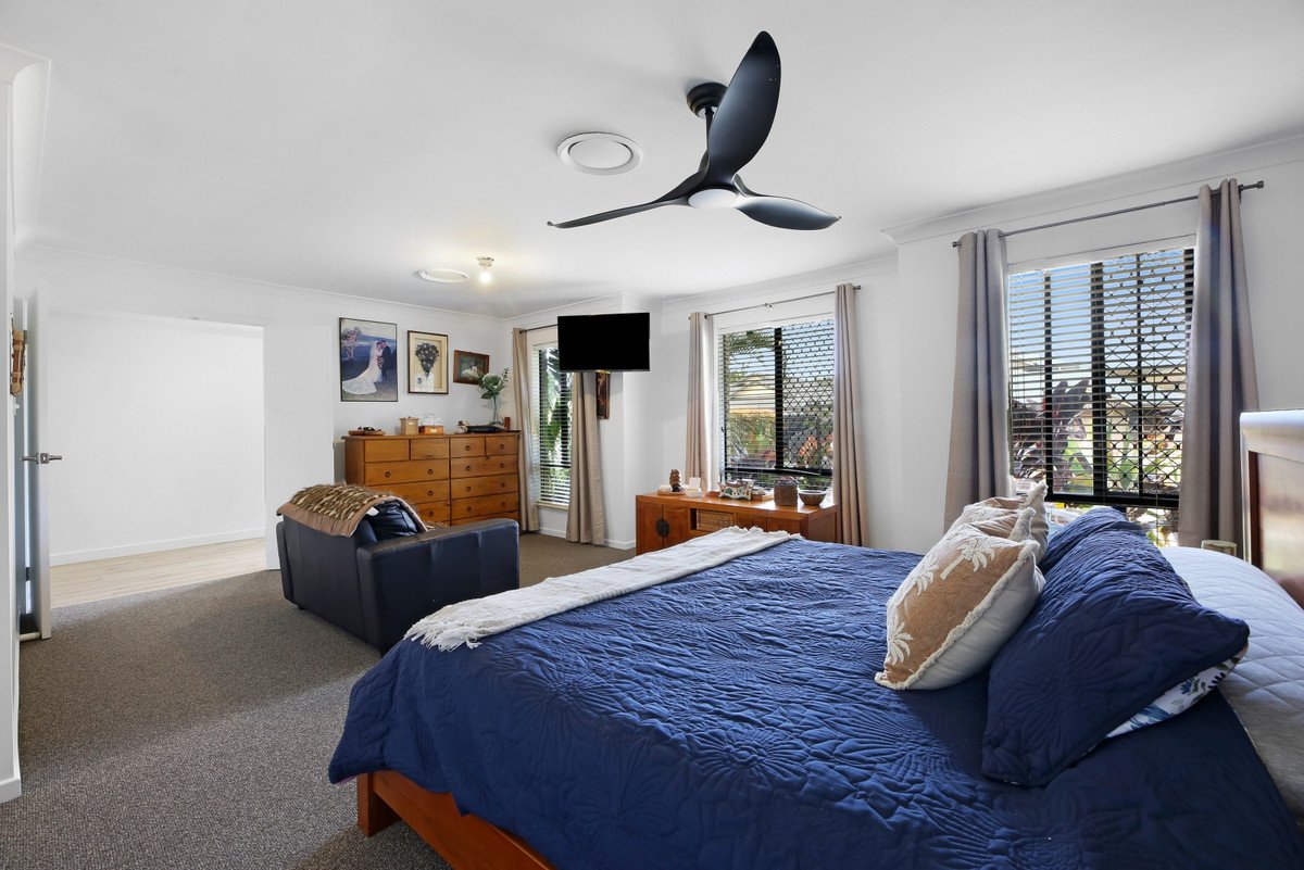 4 Northlakes Drive Elanora 19