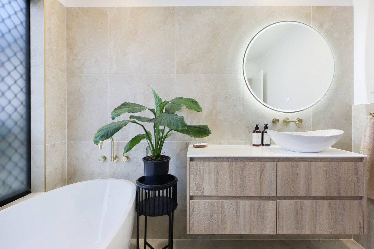 4 Northlakes Drive Elanora 24