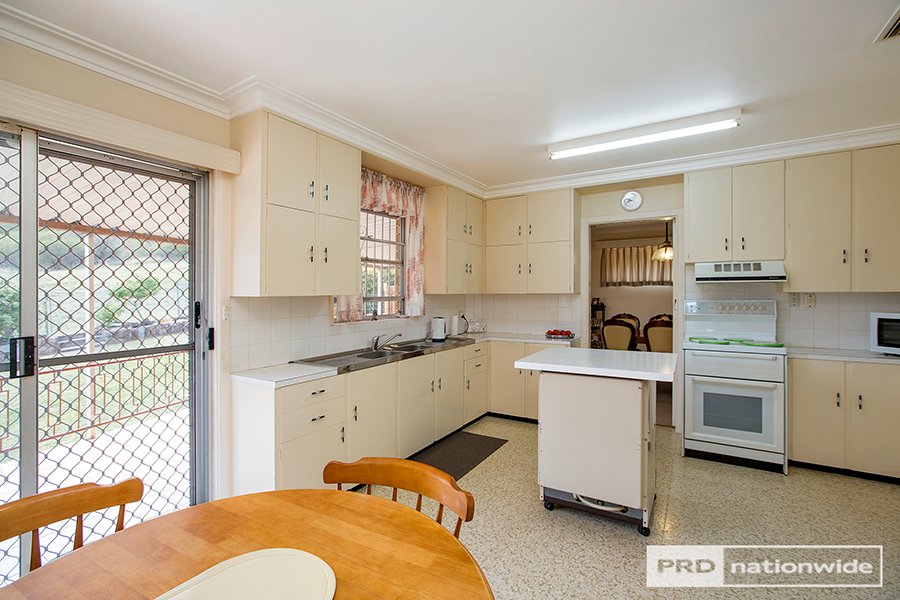 4 Nurraba Street TAMWORTH 6