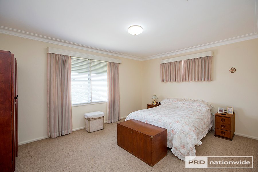 4 Nurraba Street TAMWORTH 7