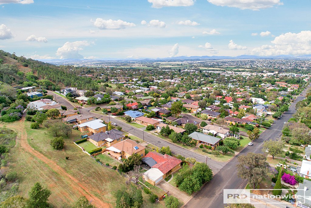 4 Nurraba Street TAMWORTH 25