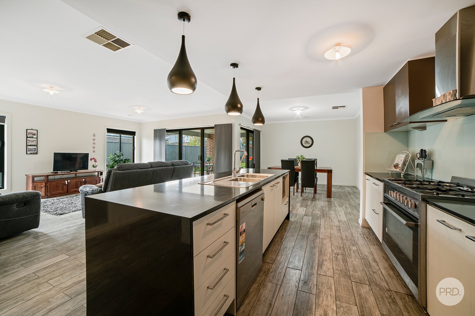 4 Oakbank Place MARONG 2