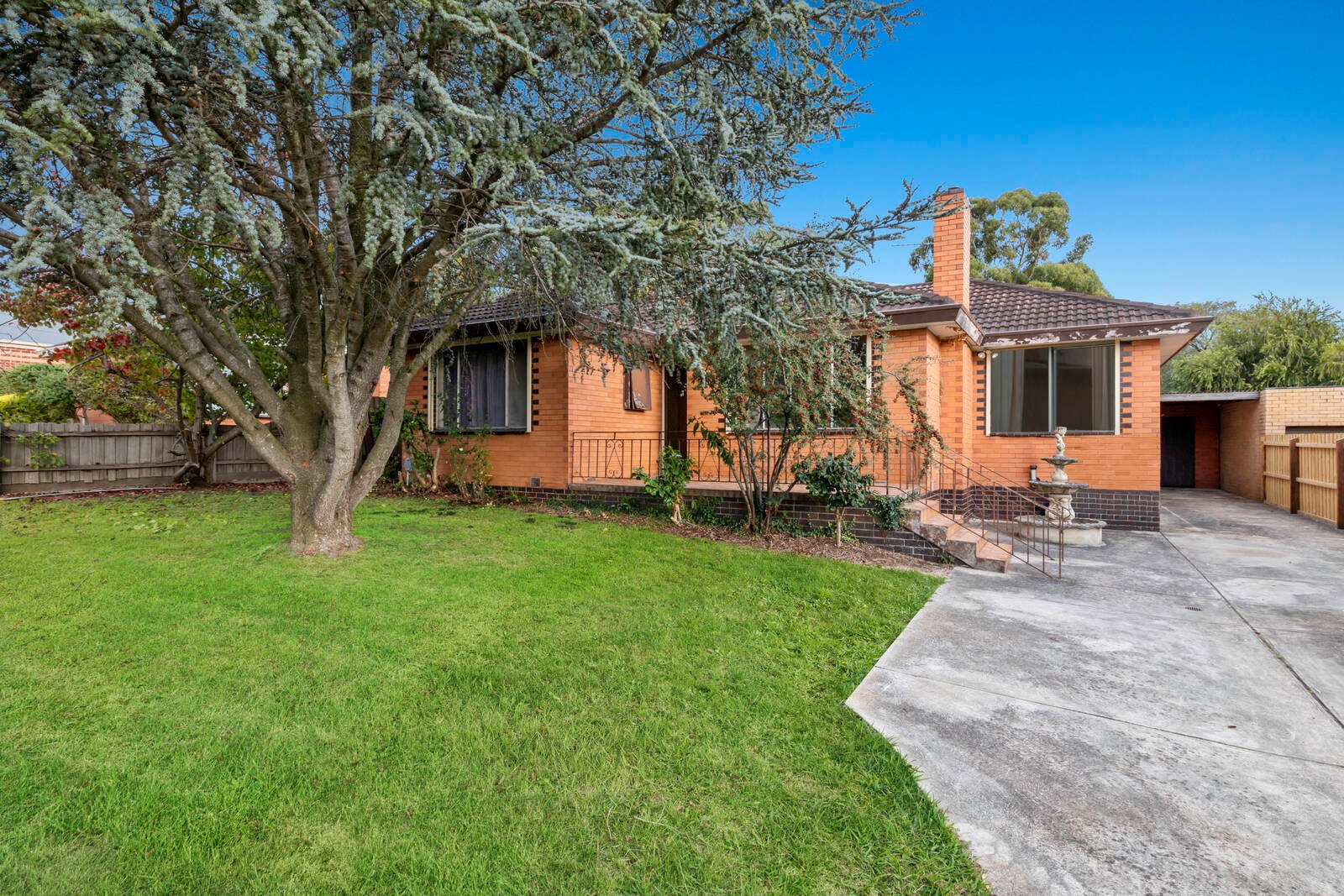4 Oakern Street, Mount Waverley VIC 3149 Buxton 2022 4 Oakern Street, Mount Waverley VIC 3149 Buxton 2022