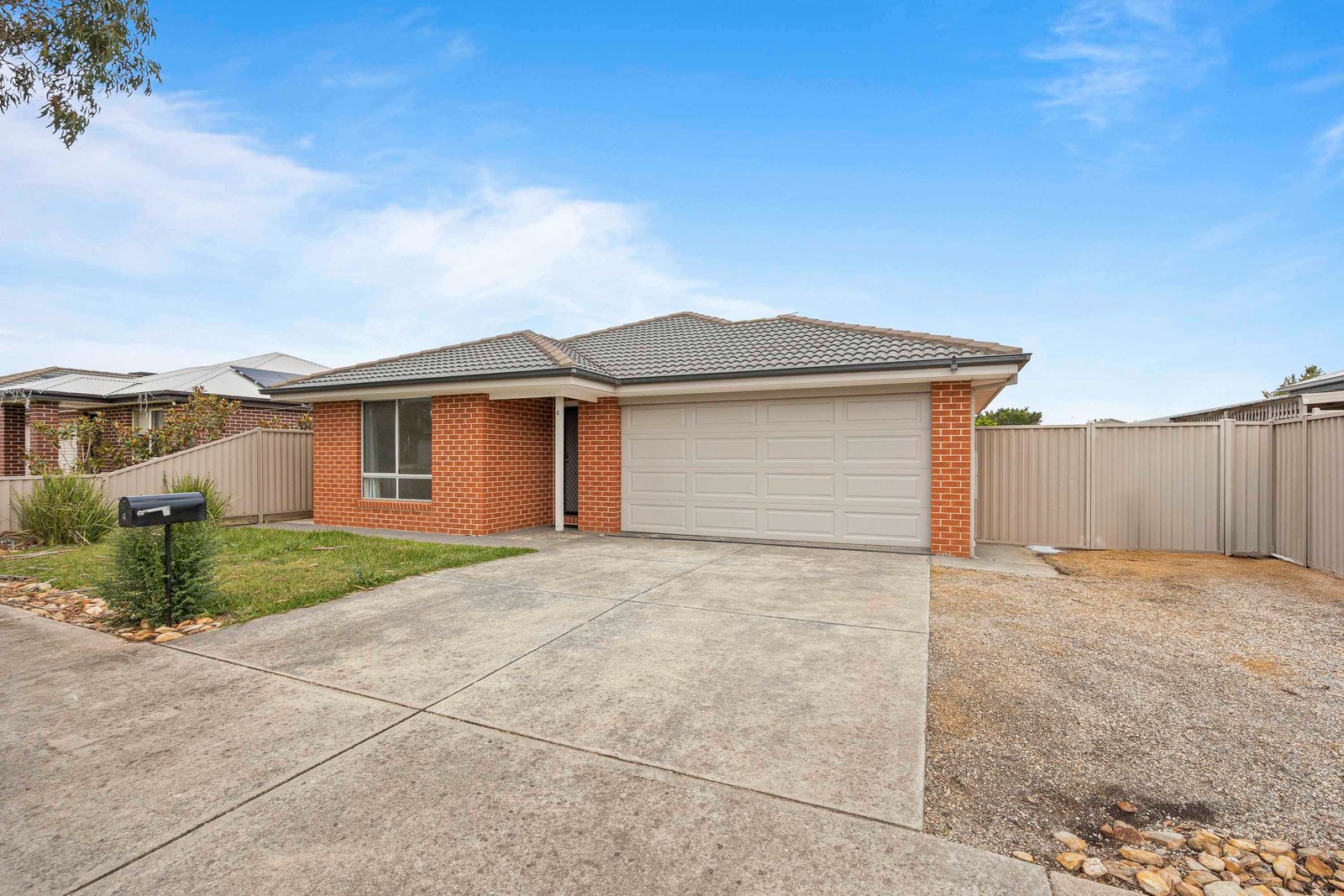 Gallery: 4 Oberon Street