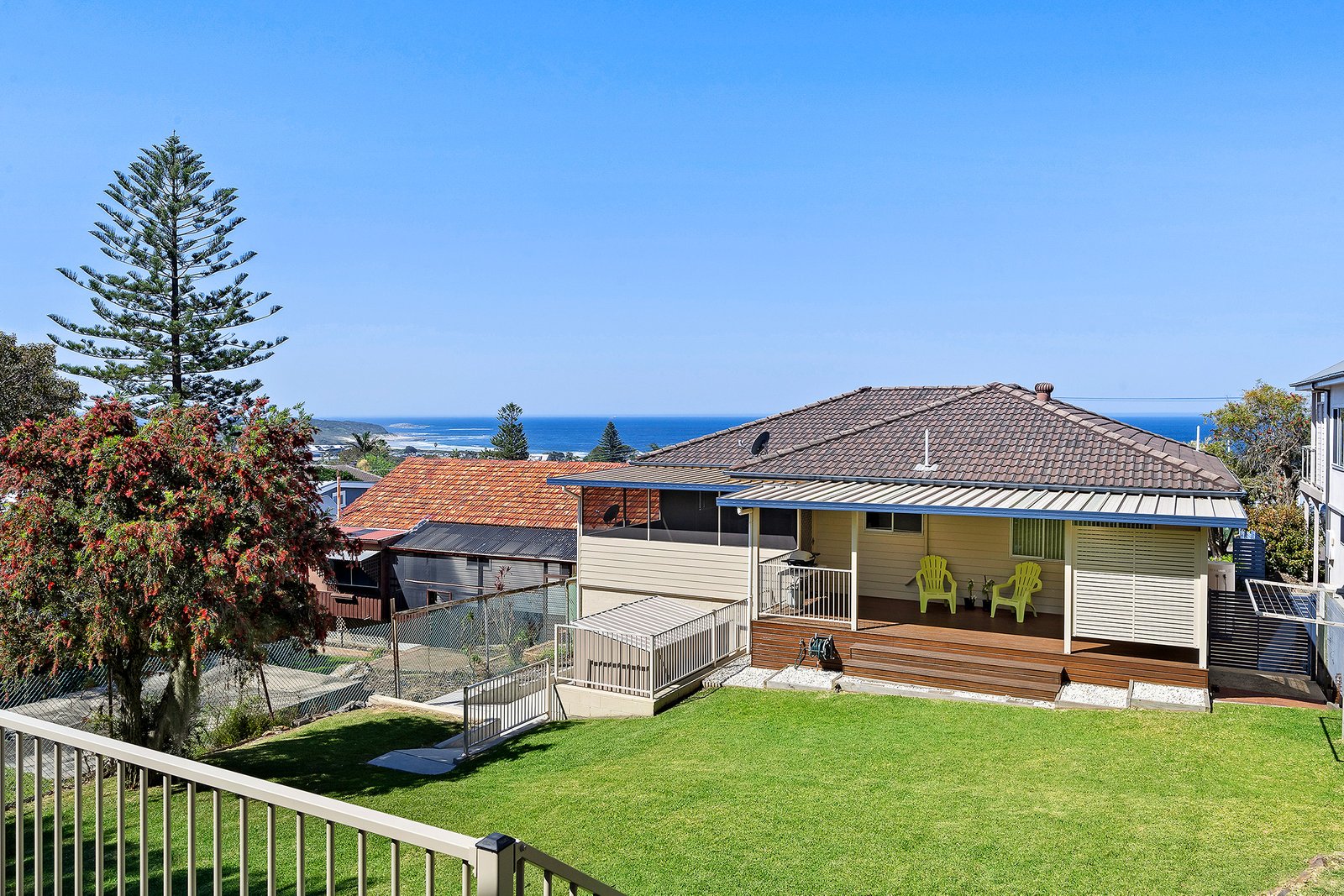 4 Ocean View Parade, Caves Beach NSW 2281