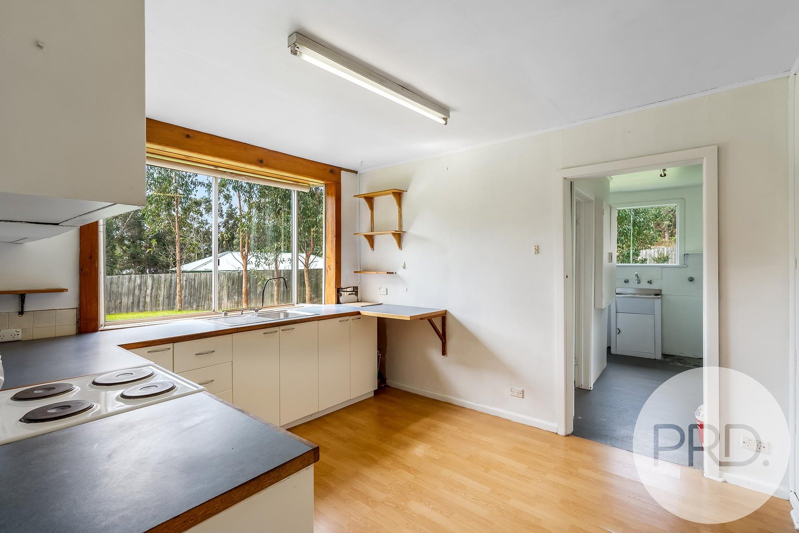 4 Old Station Road LOWER SNUG 13