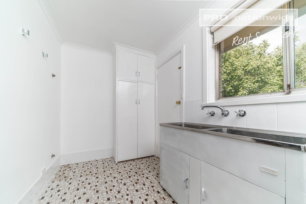 4 Oleander Crescent LAKE ALBERT 10