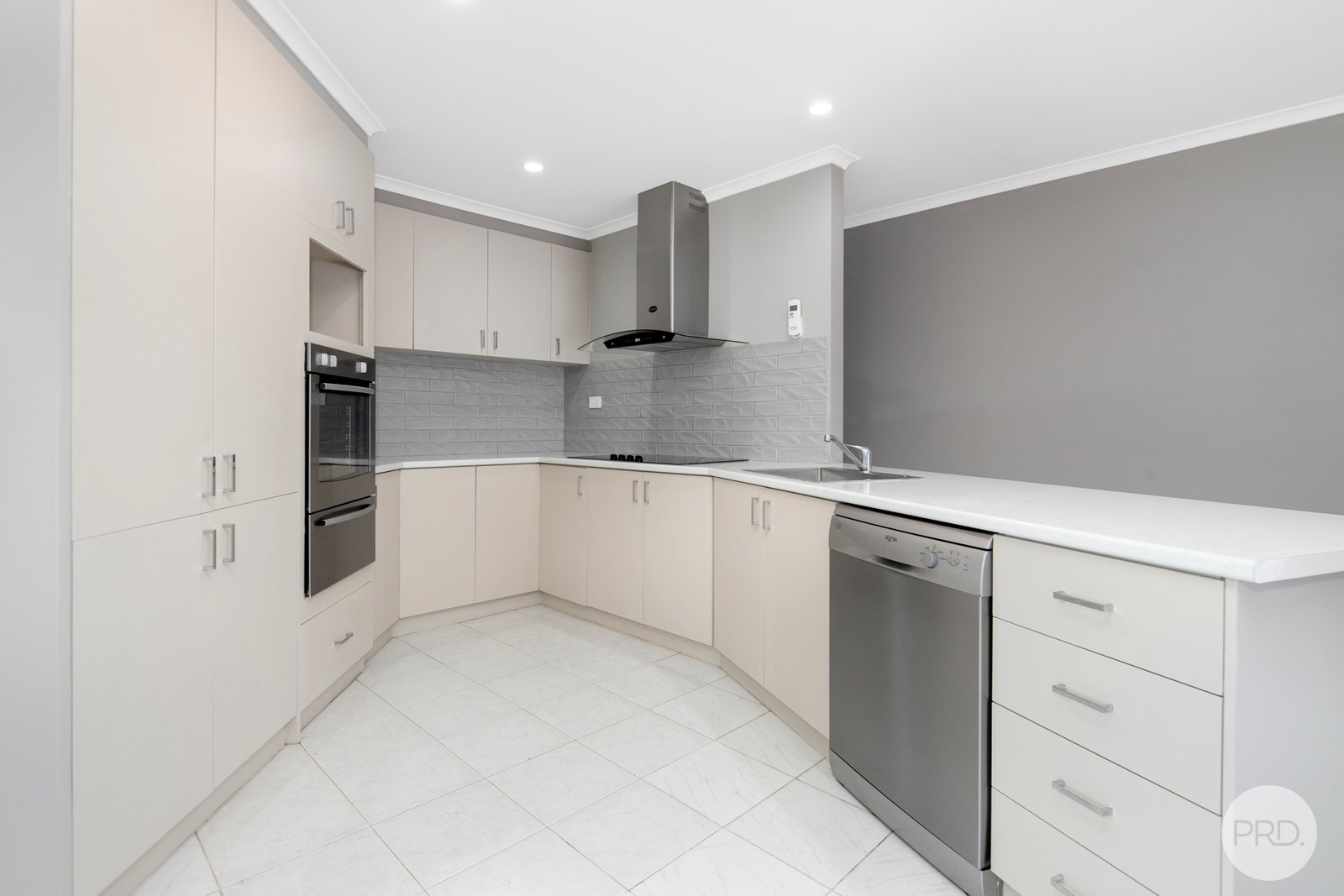 4 Omeo Drive ALFREDTON 3