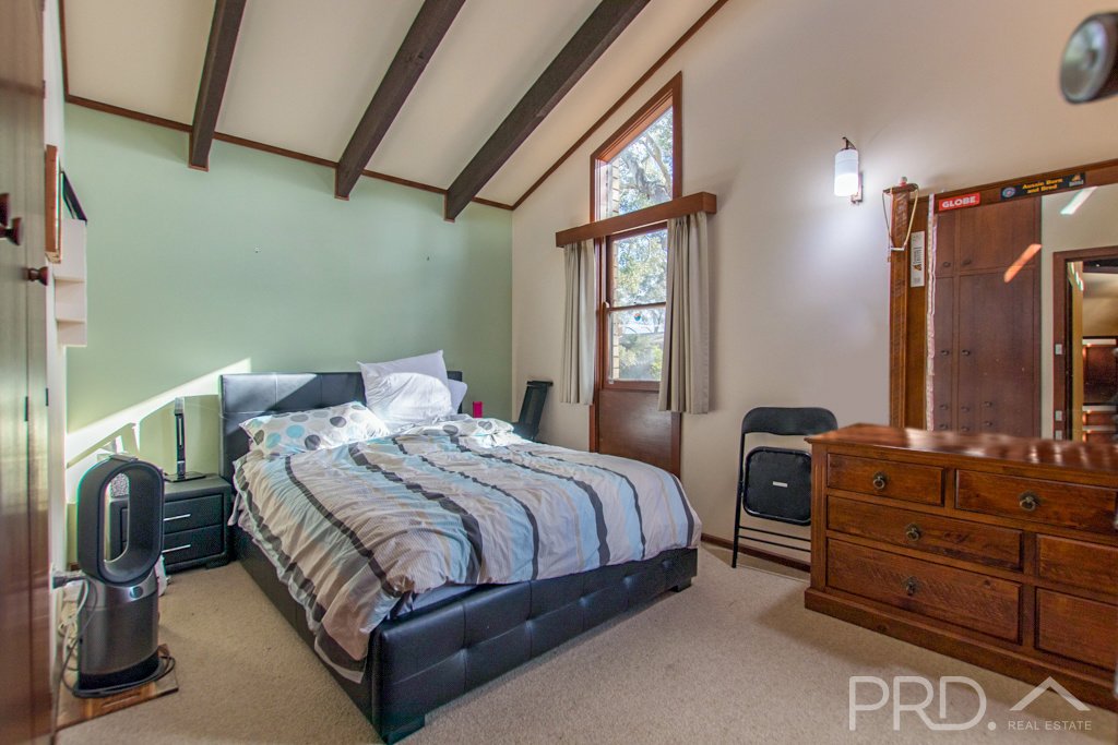 4 Orana Crescent TUMUT 8