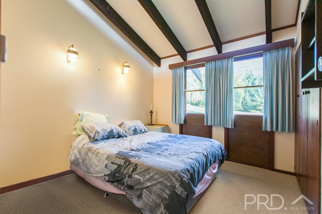 4 Orana Crescent TUMUT 9