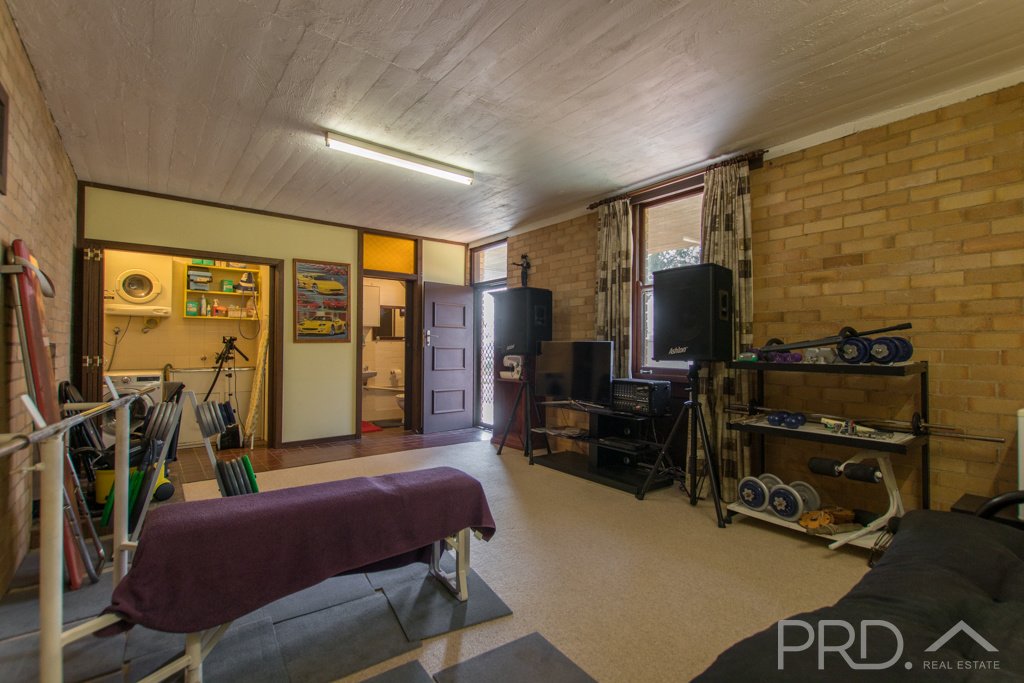 4 Orana Crescent TUMUT 13