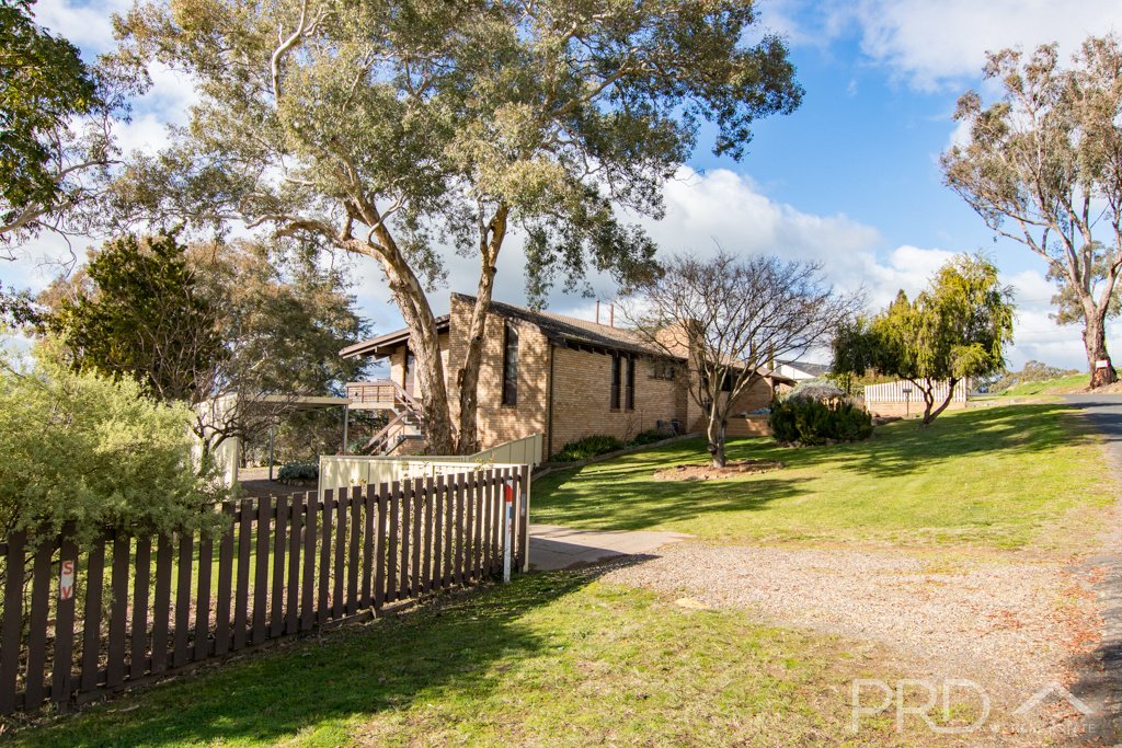4 Orana Crescent TUMUT 18