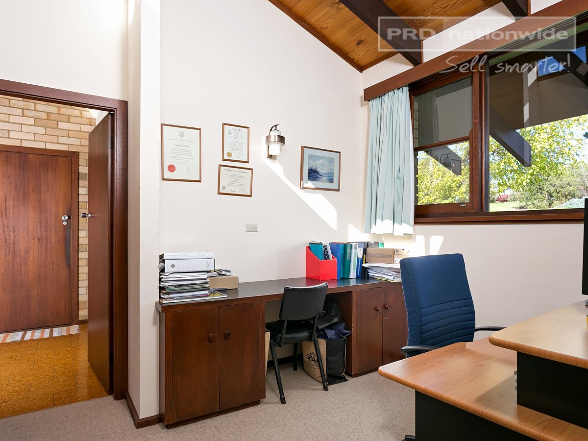 4 Orana Crescent TUMUT 9