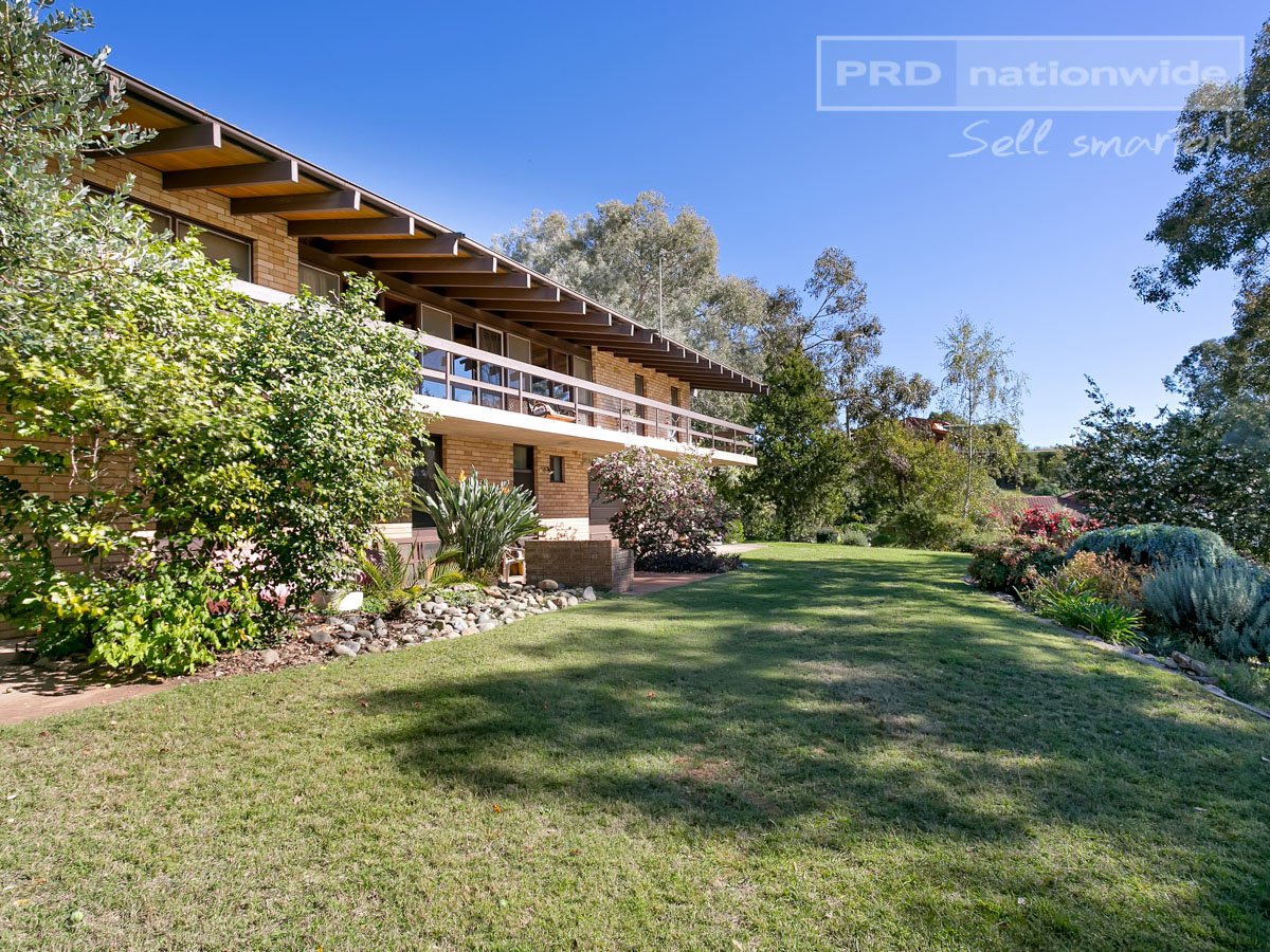 4 Orana Crescent TUMUT 13