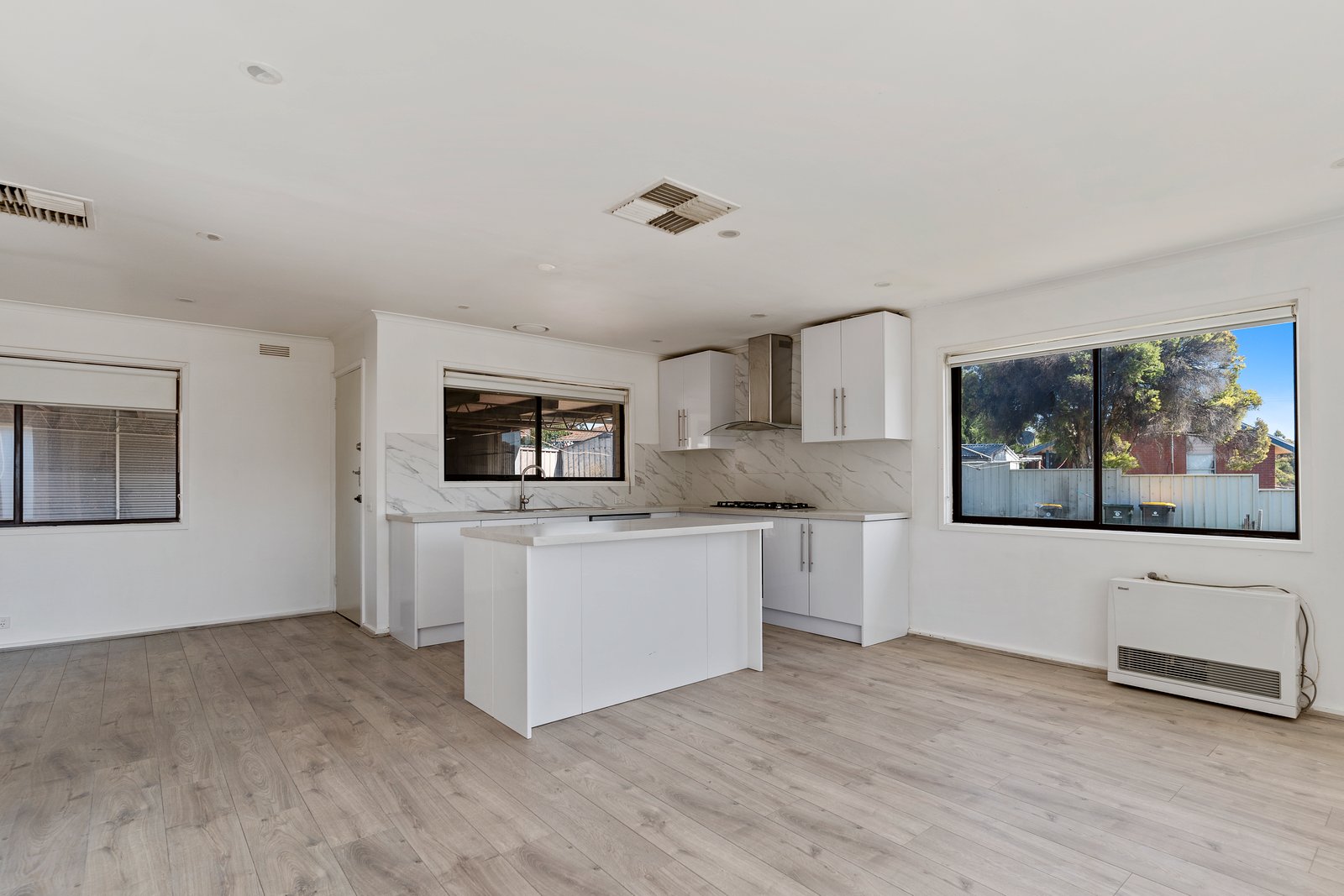 4 Ore Street LONG GULLY 4