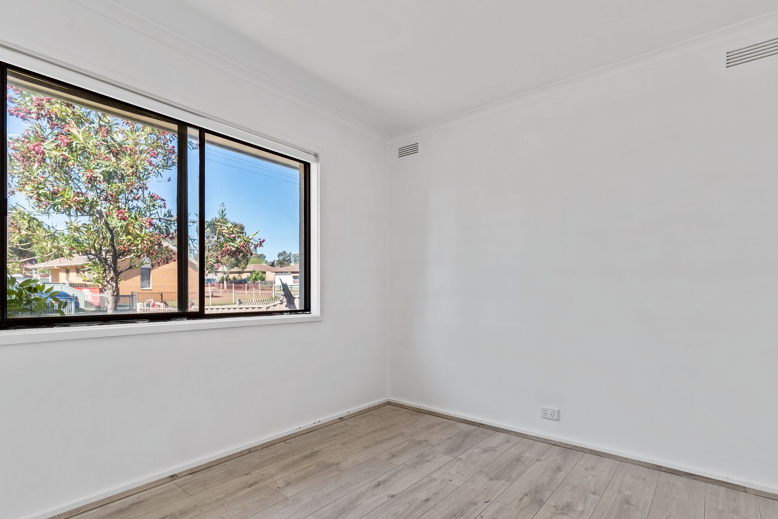 4 Ore Street LONG GULLY 7