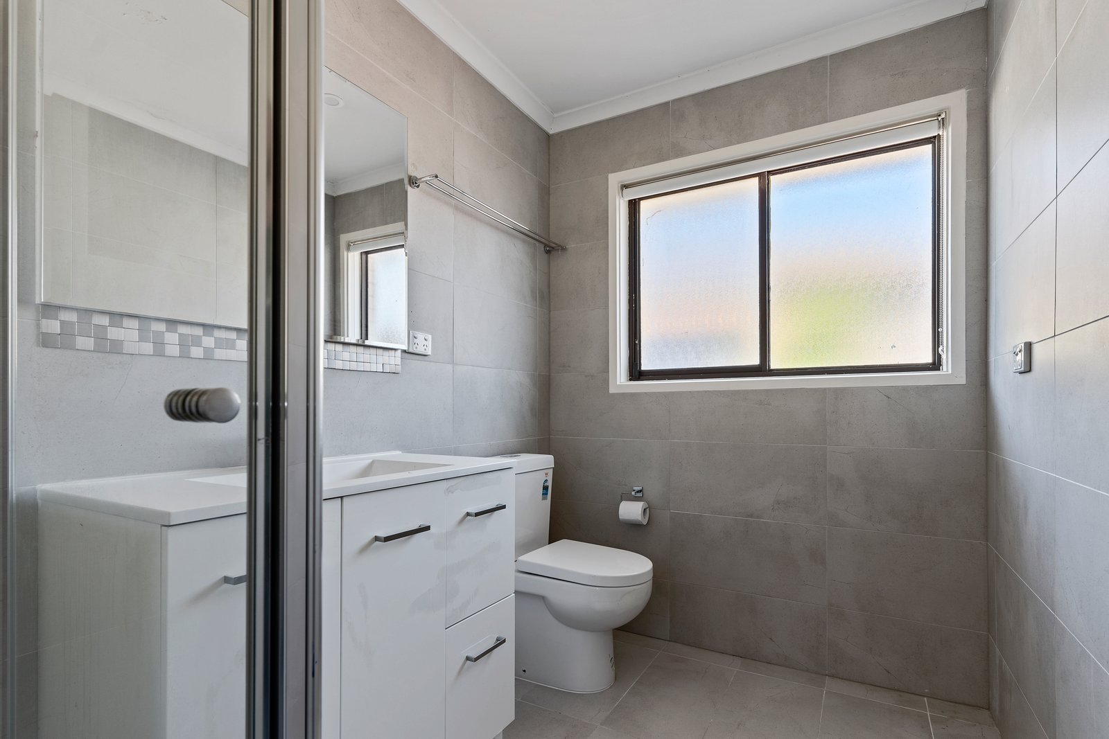 4 Ore Street LONG GULLY 8