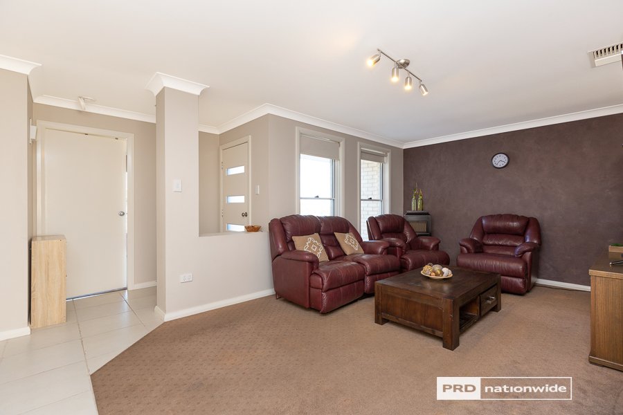 4 Orley Drive TAMWORTH 3