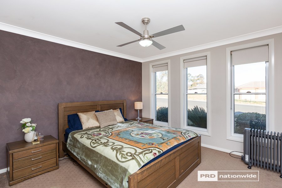 4 Orley Drive TAMWORTH 4