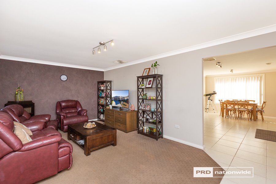 4 Orley Drive TAMWORTH 8